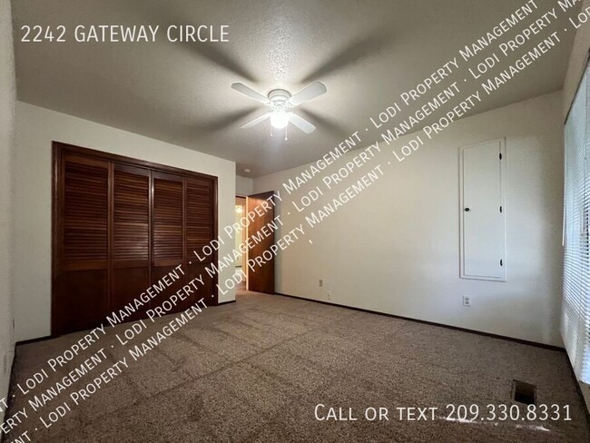 Building Photo - 2242 Gateway Cir