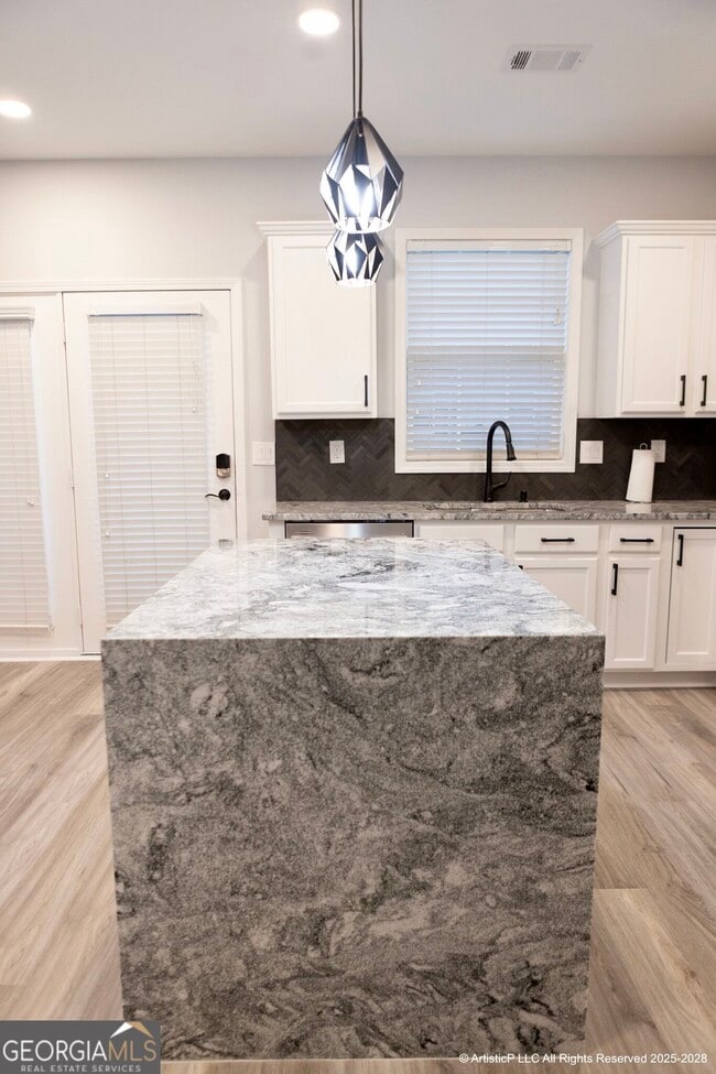 Building Photo - 4644 Creekside Cove