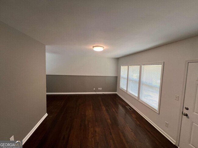 Building Photo - 1947 Kenwood Pl SE