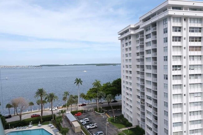 Building Photo - 1408 Brickell Bay Dr