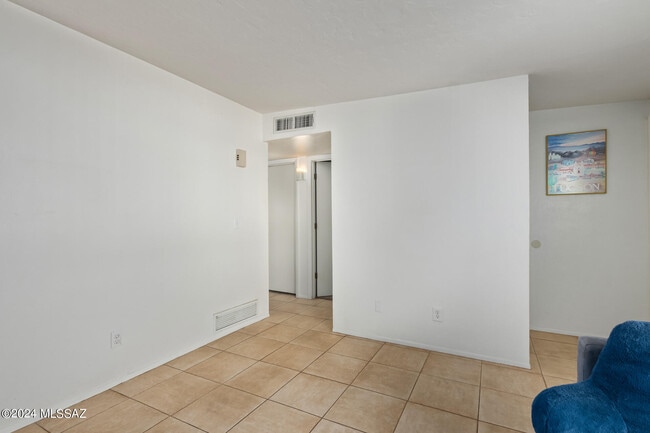 Building Photo - 7455 E Desert Spring Dr