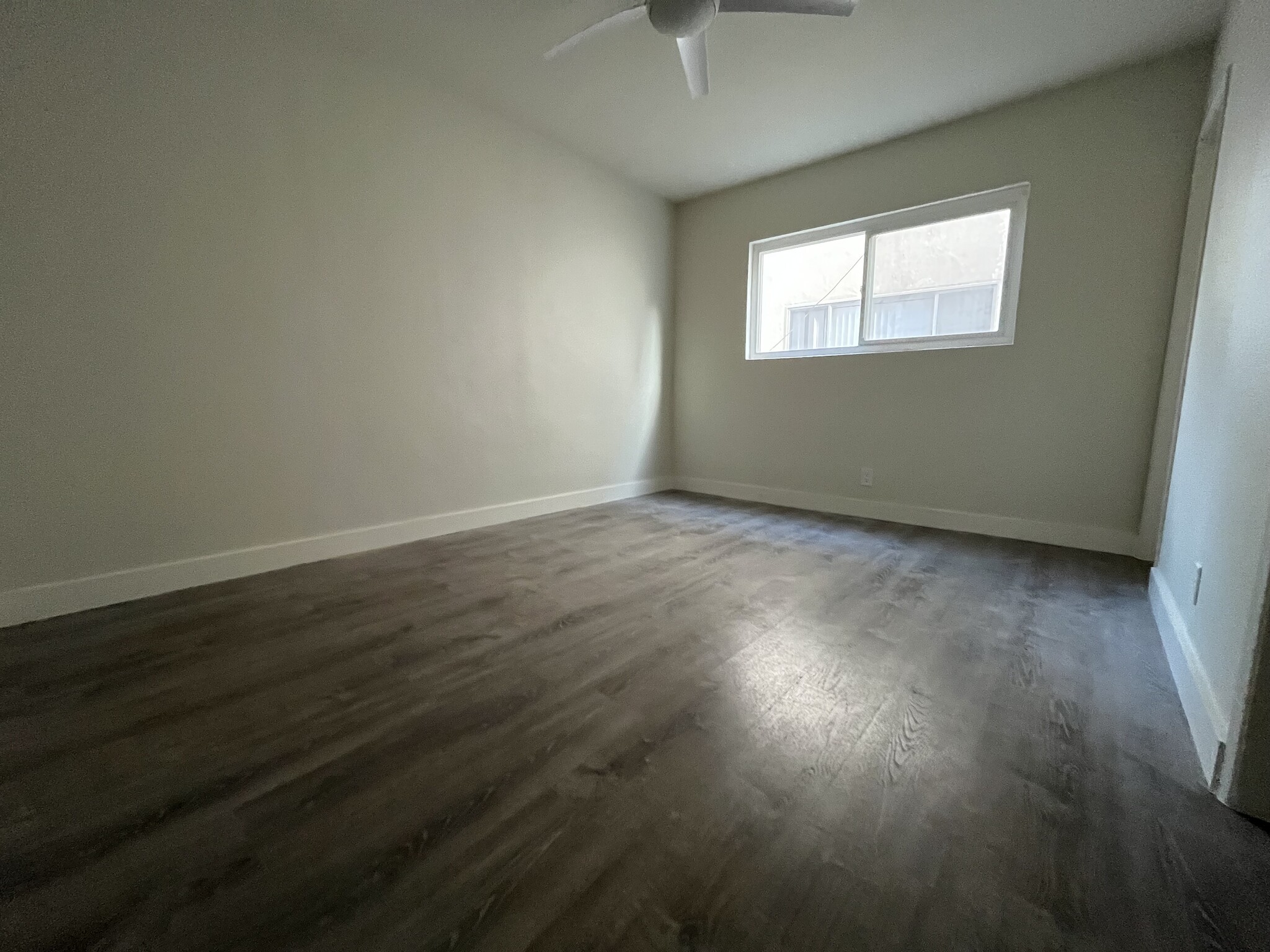 Building Photo - 207 S Lillie Ave