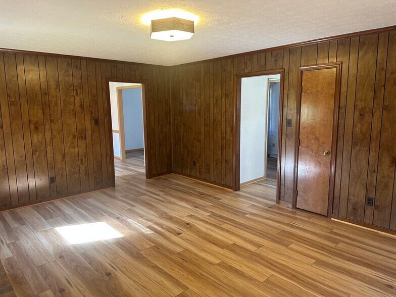 From Family Room to Kitchen and Foyer - 3908 Devenwood Ave