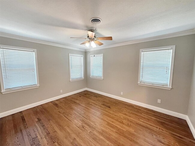 Building Photo - 9580 Dogwood St