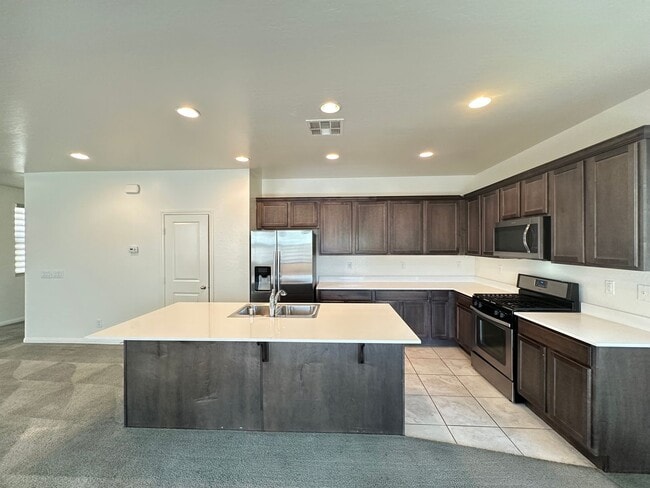 Building Photo - 6784 Pivot Point St