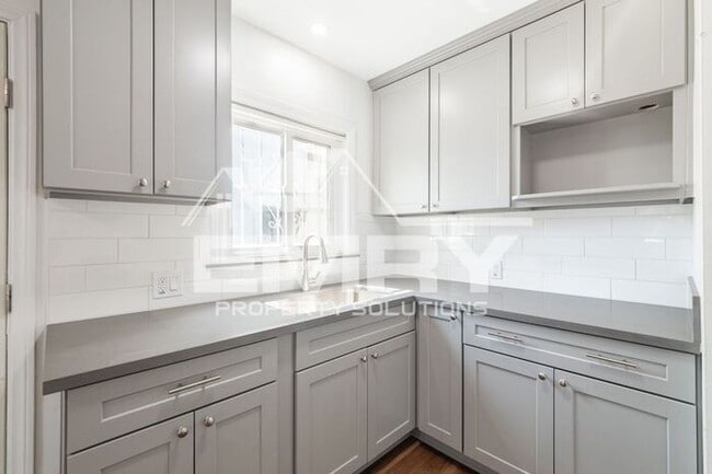 Building Photo - 5228 Repetto Ave