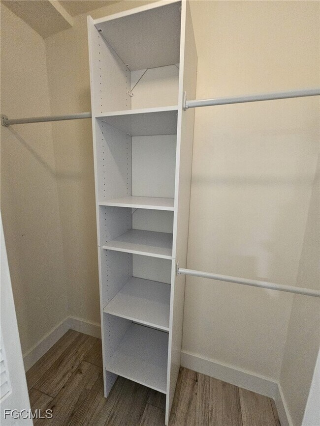 Building Photo - 521 SW 47th Terrace