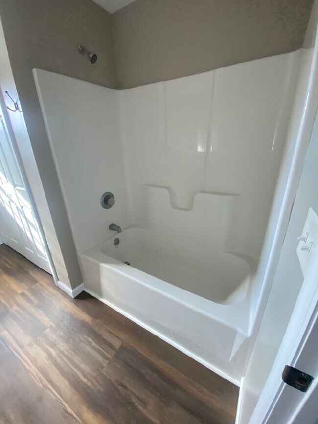 Building Photo - Now Leasing - 3 bedroom 2 bath White Pine, TN