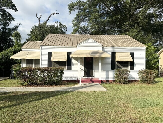 Primary Photo - 405 McArthur Blvd