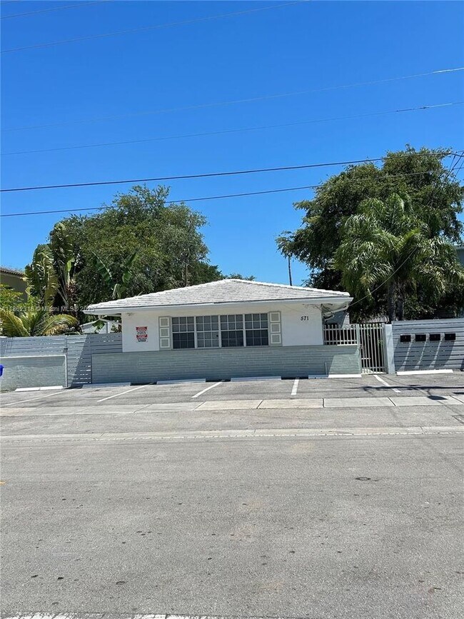Building Photo - 571 NE 67th St