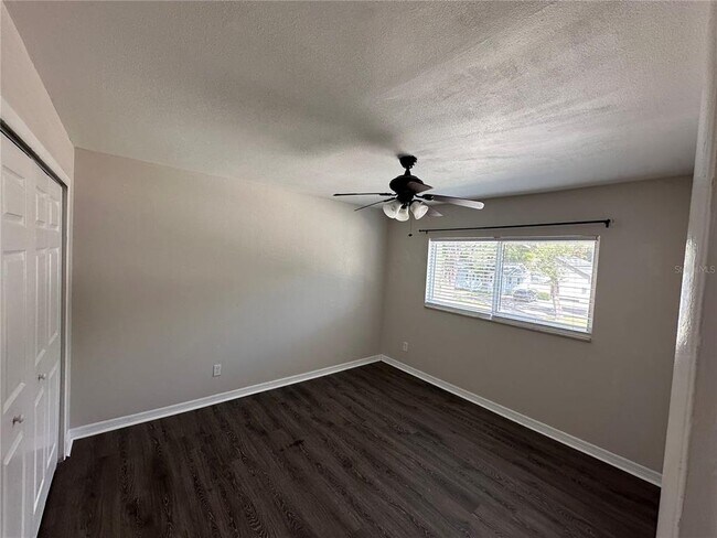 Building Photo - 3206 W Azeele St