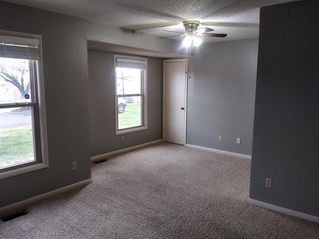 Building Photo - 1450 S Webb Rd