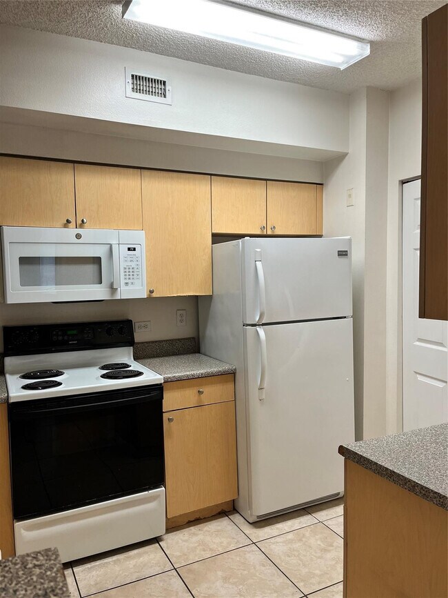 Building Photo - 2090 W Preserve Way