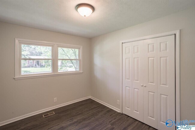 Building Photo - 3508 Lois Ln NW