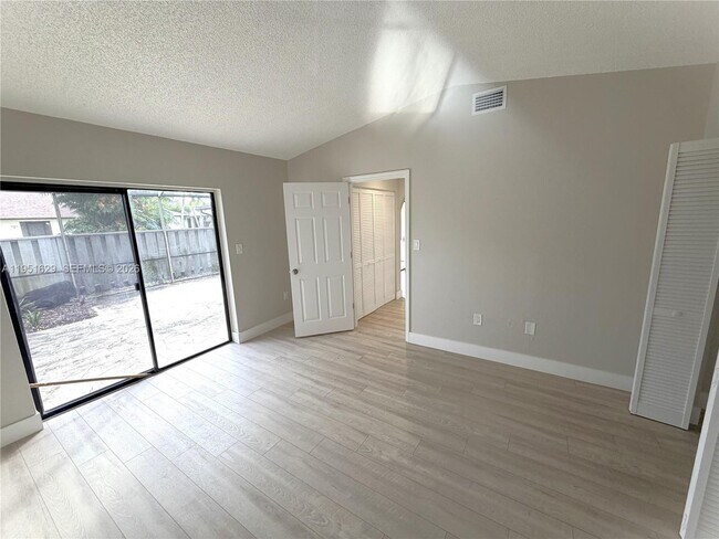 Building Photo - 1439 Captains Walk