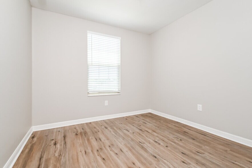 Building Photo - 7106 Salt River Ave