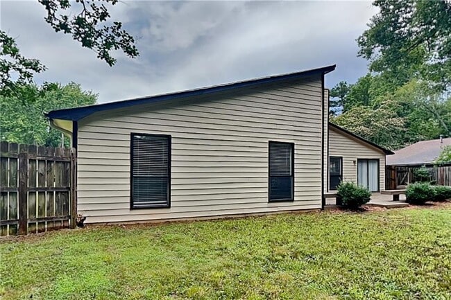 Building Photo - 1207 Ridgeside Dr NW