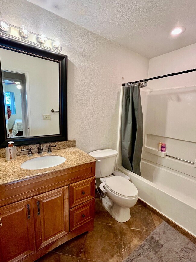 Building Photo - 3440 Lebon Dr
