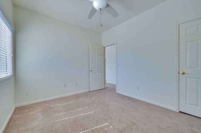 Building Photo - SW!! Southern Highlands!!! 4 Bedrooms!!!  ...