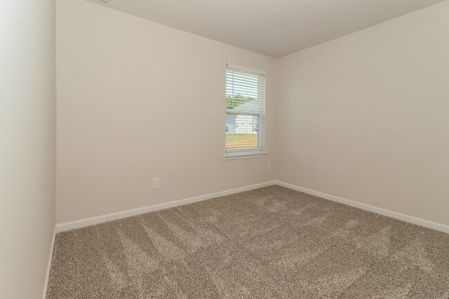 Building Photo - 512 Magnolia Dr