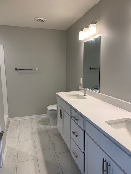 Building Photo - 5043 W Amarillo Dr