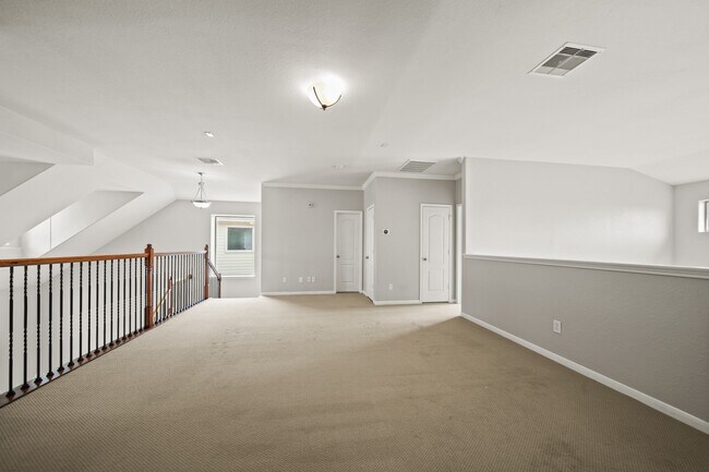 Building Photo - 25959 Ravenside Dr