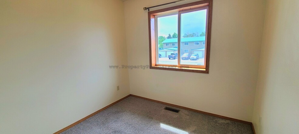 Building Photo - 709 Golden West Dr