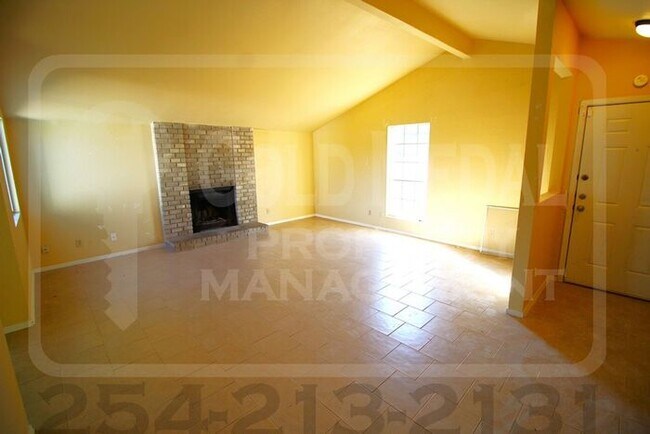 Building Photo - 2002 Sherman Dr