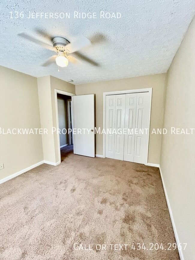 Building Photo - 136 Jefferson Ridge Rd