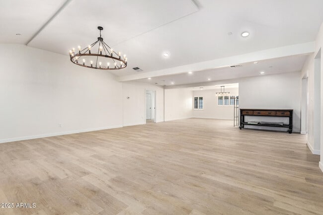 Building Photo - 1606 W Keim Dr