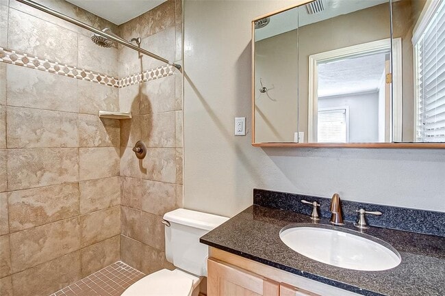 Building Photo - 9638 Meadowglen Ln