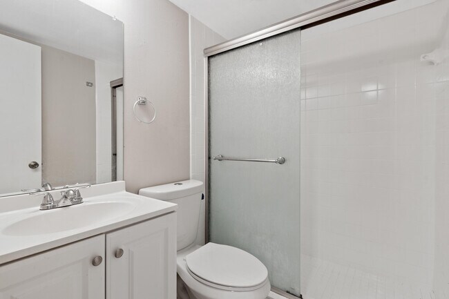 Building Photo - 2700 Coral Springs Dr