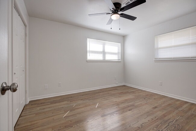 Building Photo - 1520 Brookdale Dr