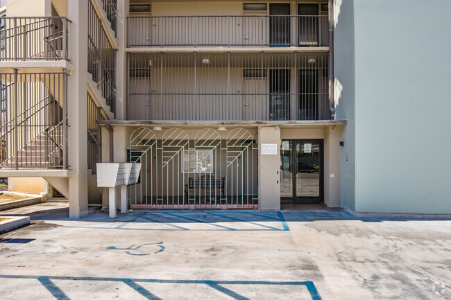 Building Photo - Royal Kinau Apartments