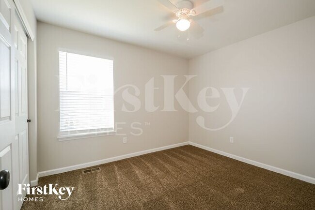 Building Photo - 3248 Charlestowne Crossing Dr