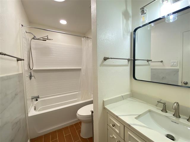 Building Photo - 2711 Olympia Dr