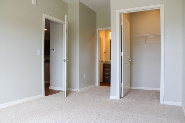 Building Photo - 3211 Redhawk St