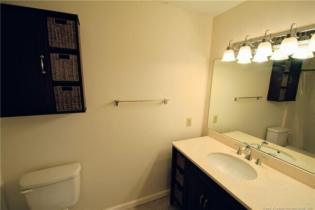Building Photo - 206 Villa Dr