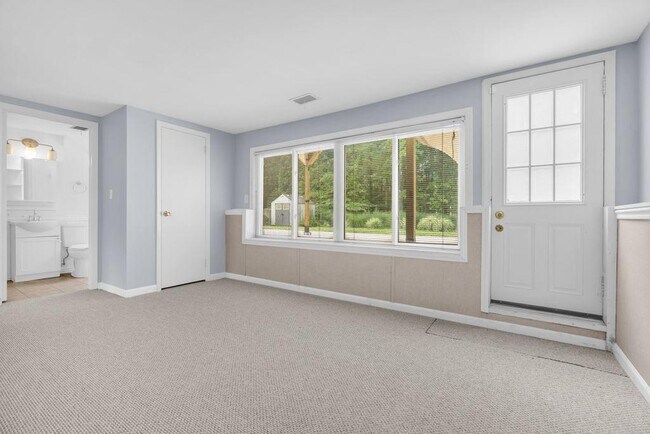 Building Photo - 61 Cornell Dr