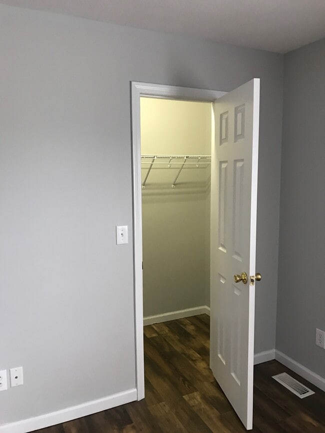 Closet - 320 Chilhowee School Rd
