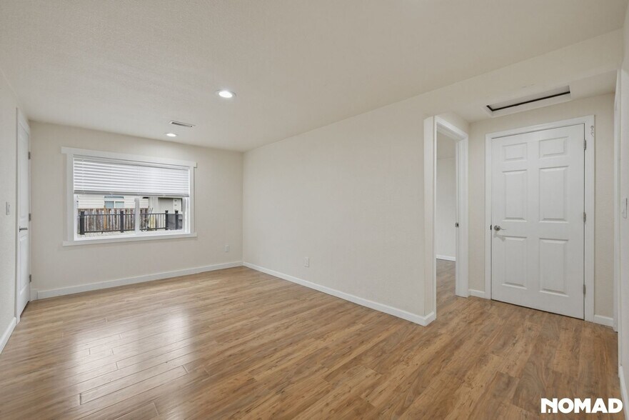 Building Photo - 1413 12th St NE