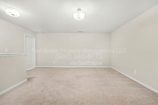 Building Photo - 5984 River Mdw Ct