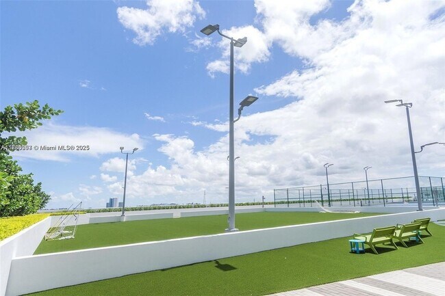 Building Photo - 16385 Biscayne Blvd