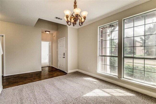 Building Photo - 13553 Valley Mills Dr