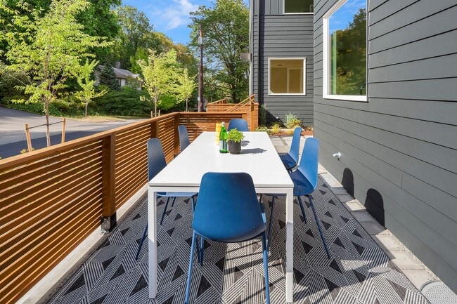 Building Photo - BRAND NEW! 3bd, 2ba Townhome Built with Qu...