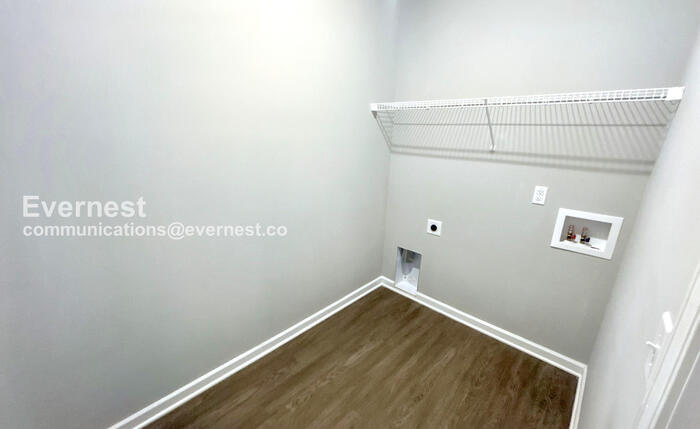 Building Photo - 1024 Echo Rdg Rd