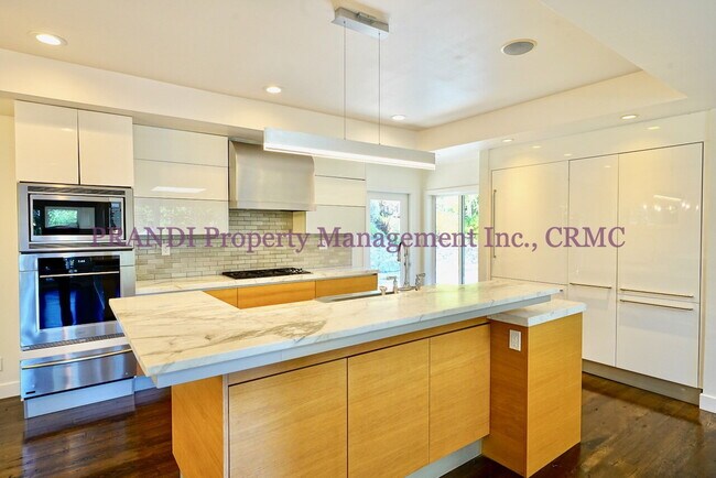 Building Photo - Stunning Seminary Gem, Modern Finishes & P...