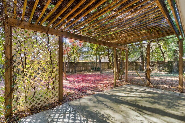 Building Photo - 4591 Scarlet Dr