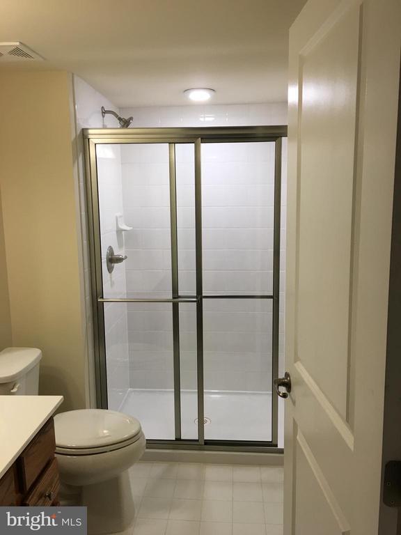 Building Photo - 315 Quarry Point Rd