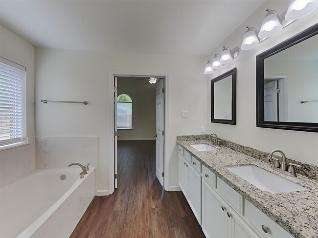 Building Photo - 32403 Angler Park